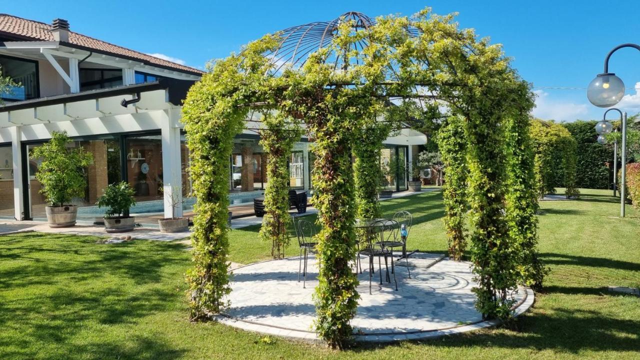 Fontana Oasis Apartments Castelnuovo del Garda Buitenkant foto