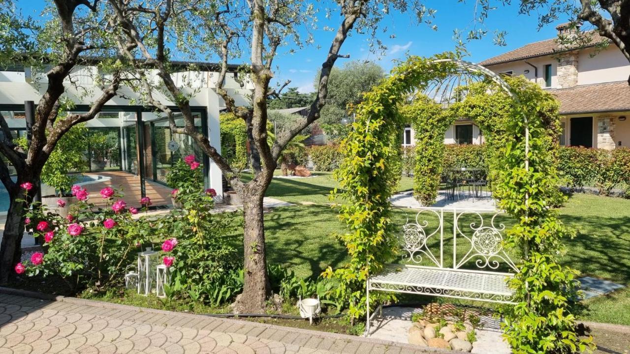 Fontana Oasis Apartments Castelnuovo del Garda Buitenkant foto
