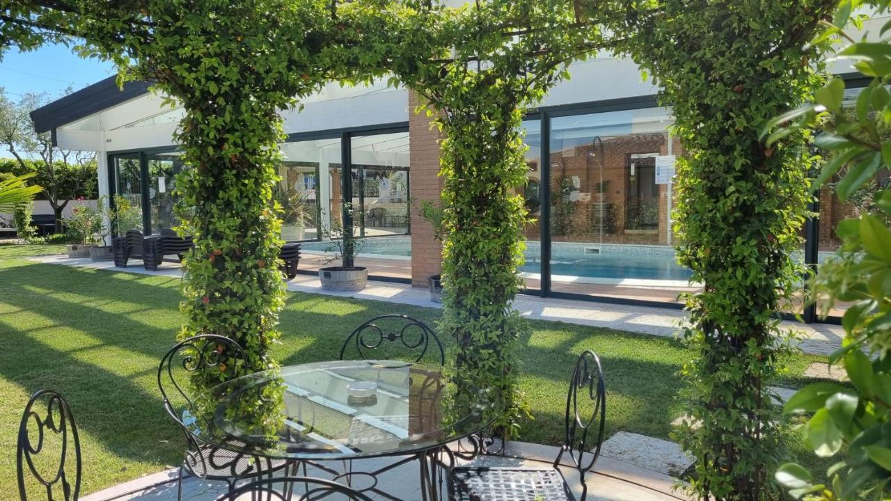 Fontana Oasis Apartments Castelnuovo del Garda Buitenkant foto
