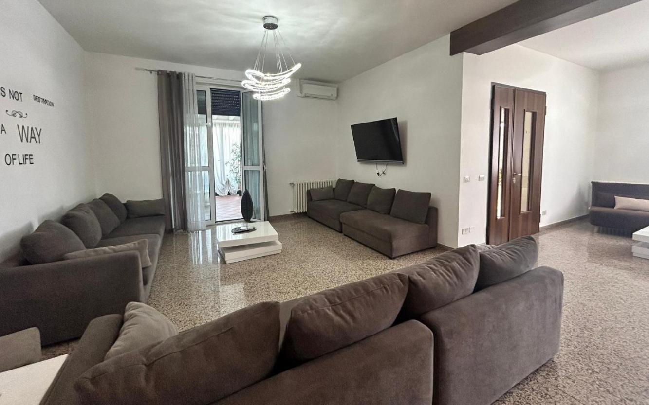 Fontana Oasis Apartments Castelnuovo del Garda Buitenkant foto